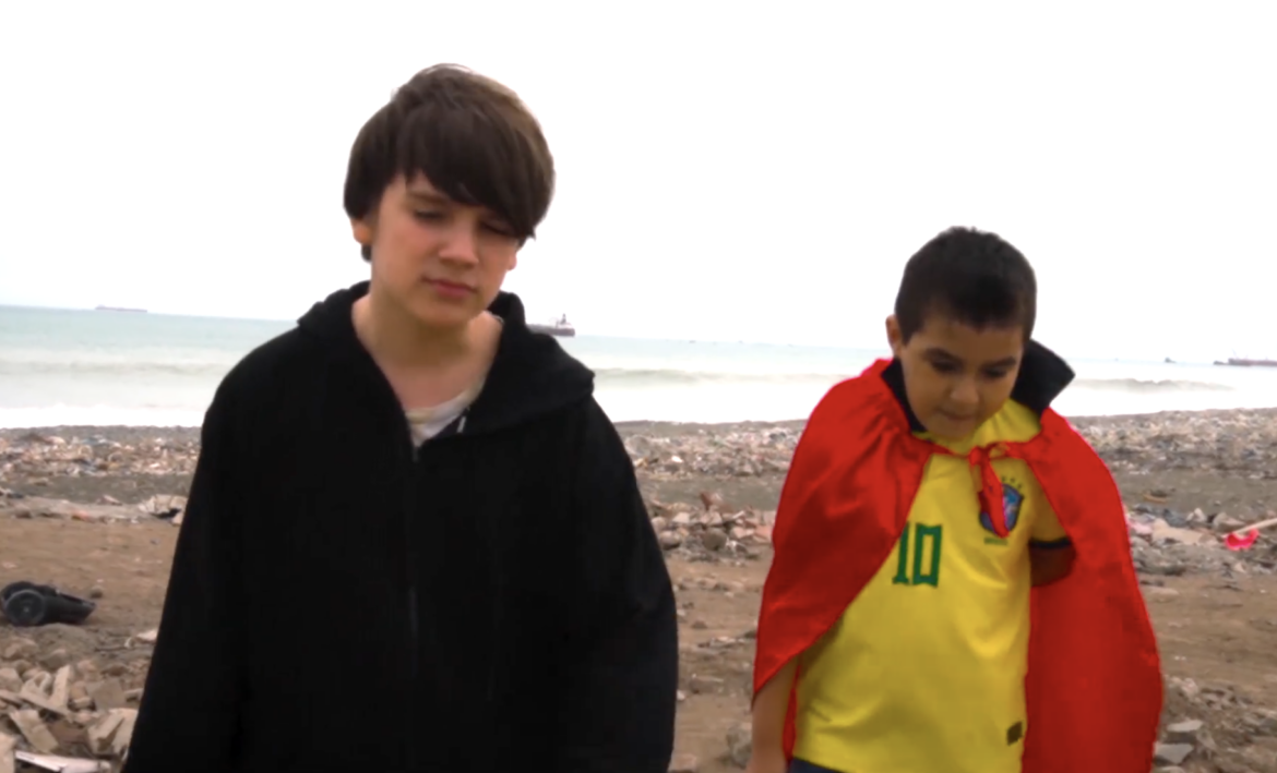 Los Gallinazos sin plumas